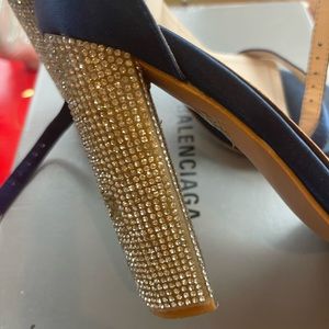 Quiz 3 inch heel with bling size 7